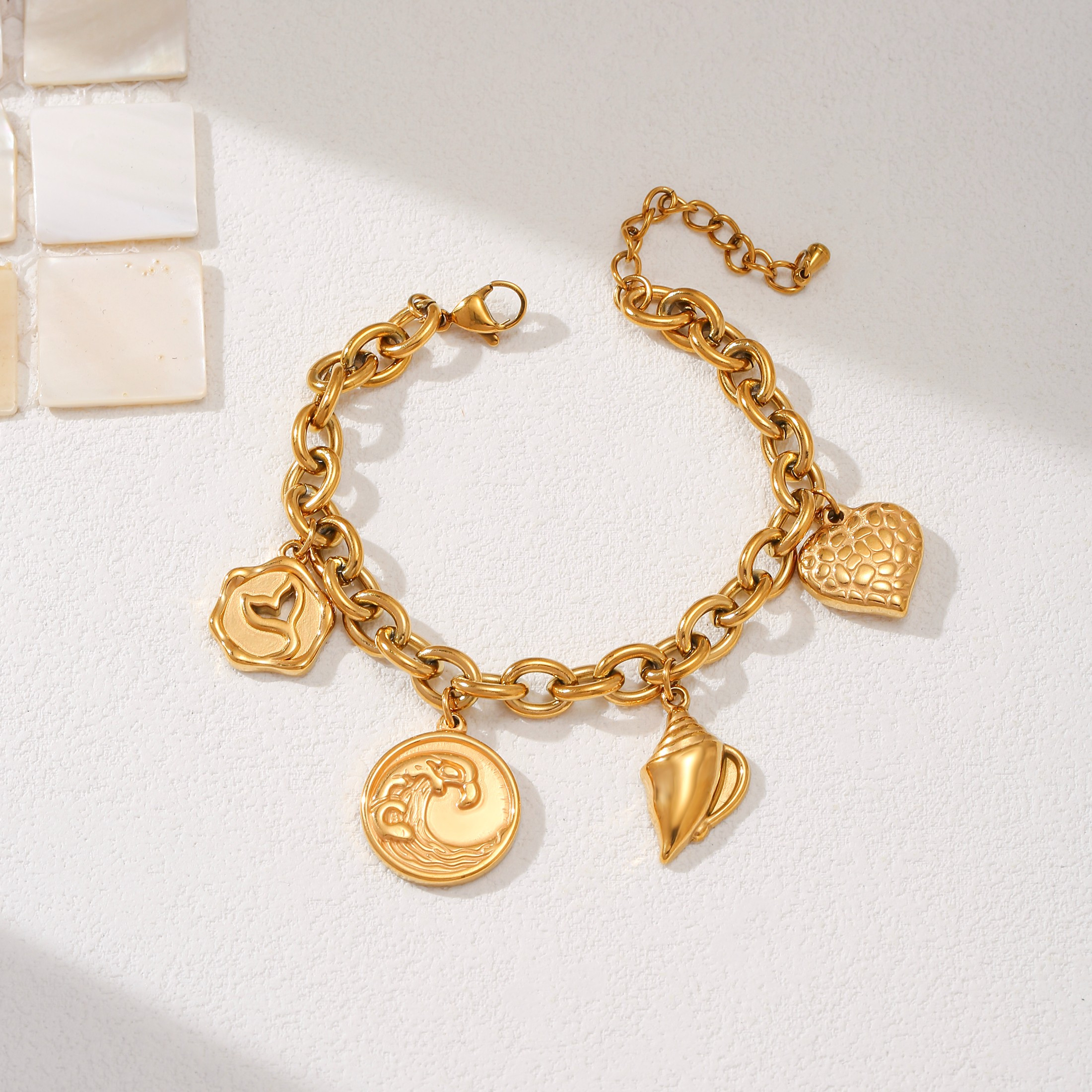 LNCHRAN Heart Shell Bracelet Gold Tone Stainless Steel